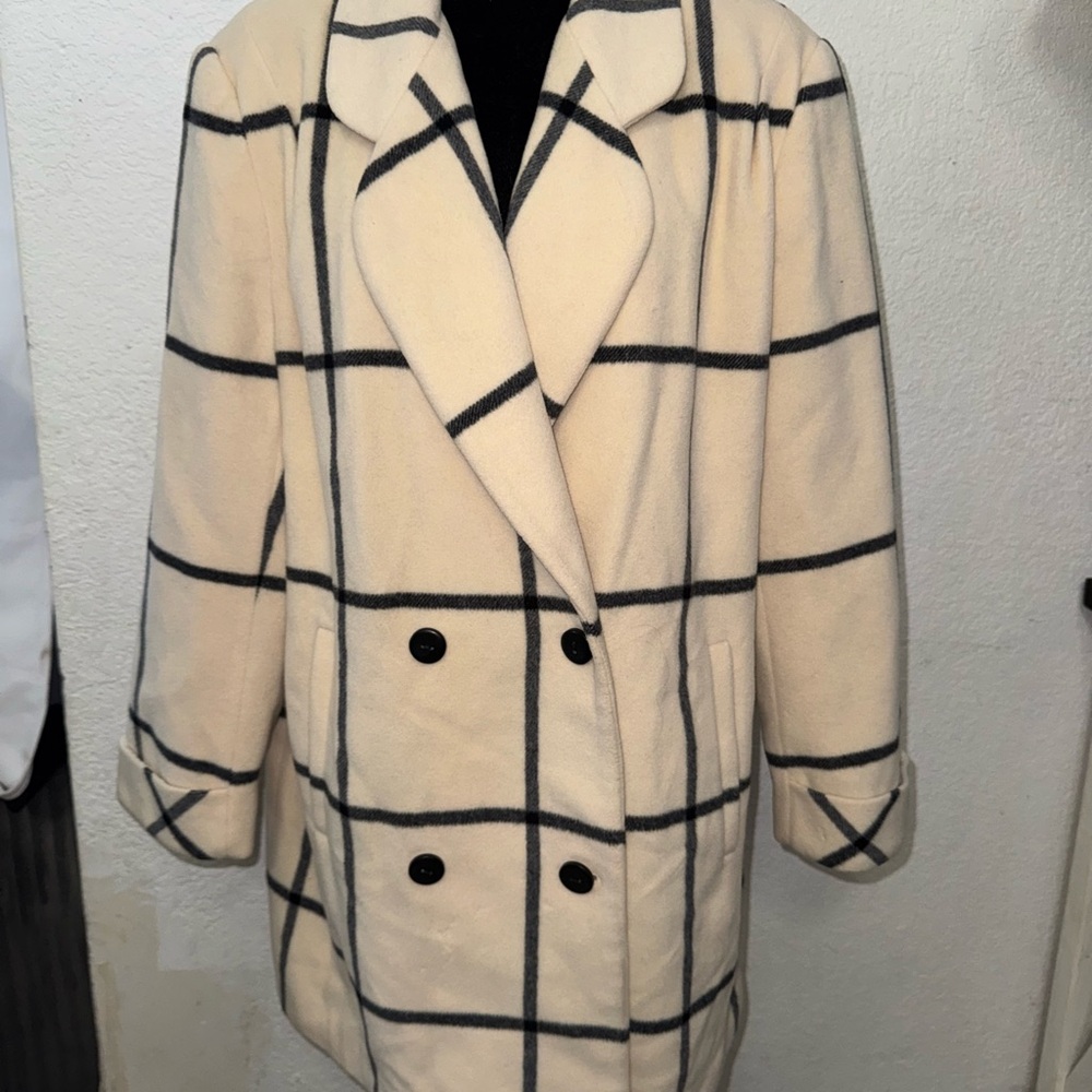 Cream and Black Wool-Blend Pea Coat with Notched Lapel